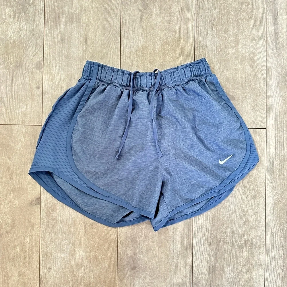 Nike XS women’s dri fit atetuc Running Shorts